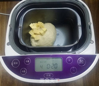 豆沙花面包的做法步骤:3