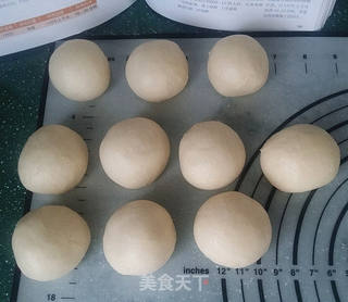 豆沙花面包的做法步骤:6