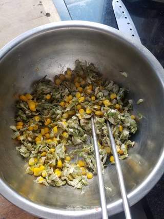 “ 妈妈的味道 ”胡萝卜槐花饺子的做法步骤：3