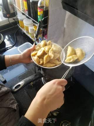 “ 妈妈的味道 ”胡萝卜槐花饺子的做法步骤：8