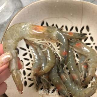 蒜蓉粉丝蒸虾的做法步骤:3