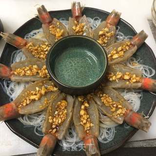 蒜蓉粉丝蒸虾的做法步骤:9