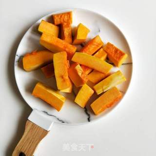 红豆沙南瓜包的做法步骤:2