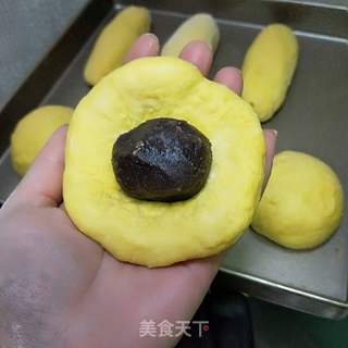 红豆沙南瓜包的做法步骤:11