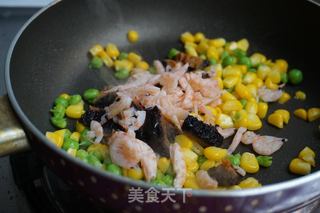 海鲜炒饭的做法步骤:9