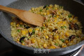 海鲜炒饭的做法步骤:12