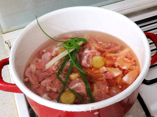 美味下饭菜【牛肉咖喱锅】的做法步骤:2
