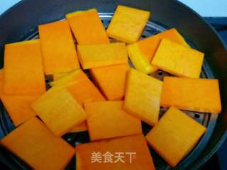椰蓉南瓜糯米球的做法步骤：1