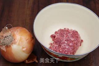 不用擀皮的牛肉馅饼的做法步骤:3