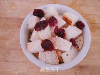 蔓越莓面包布丁的做法步骤:6