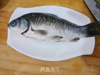 番茄滚鲫鱼汤的做法步骤:2