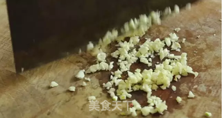 潮音潮人:腊肠炒四季豆的做法步骤:2