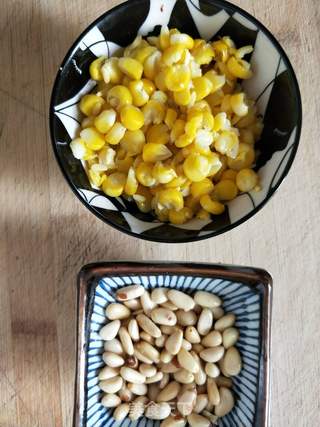 松仁玉米的做法步骤:2