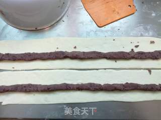 发面豆沙盘龙饼的做法步骤:6