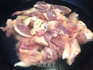 茶树菇老鸭汤的做法步骤:3