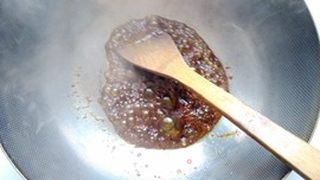 可乐冰糖红烧肉的做法步骤:7