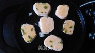 葱花咸味鸡蛋煎馒头的做法步骤:5