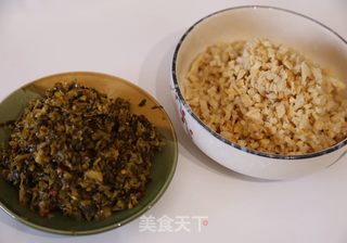 步步高升万字扣肉的做法步骤:2