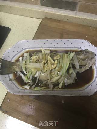 清蒸鲈鱼的做法步骤:6