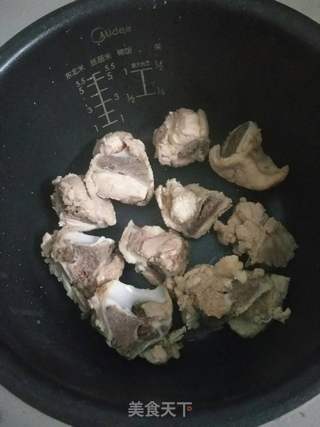 排骨玉米冬瓜汤的做法步骤:3