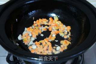香菇小酱炒米饭#妈妈的味道#的做法步骤:3