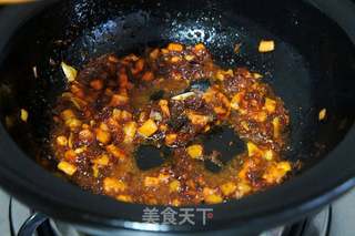 香菇小酱炒米饭#妈妈的味道#的做法步骤:4