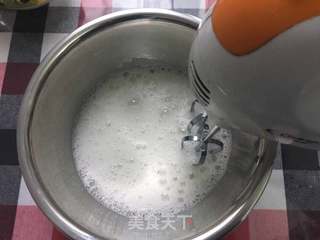 红丝绒奶油蛋糕的做法步骤:7