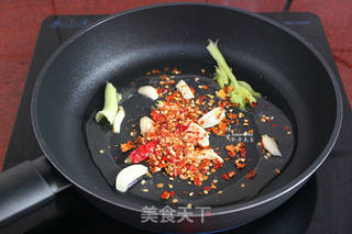 麻辣干锅莲藕片的做法步骤:5