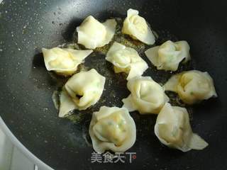 三鲜馄饨煎蛋的做法步骤:11