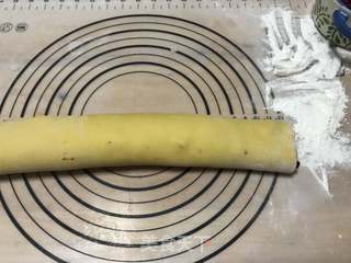 蓝莓酱南瓜花卷的做法步骤:12
