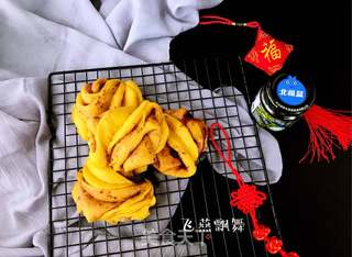 蓝莓酱南瓜花卷的做法步骤:21