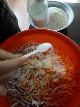 闽南特色小吃~五香卷的做法步骤:5