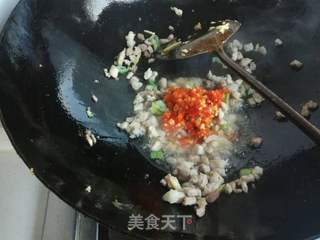 剁椒木耳炒鸡蛋的做法步骤:7