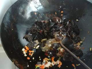 剁椒木耳炒鸡蛋的做法步骤:8