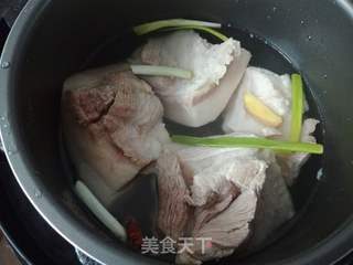 酸菜炖白肉粉条的做法步骤:4