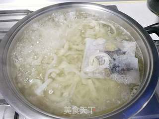 晶莹剔透水晶皮皮冻的做法步骤:17