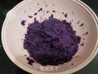 妈妈的味道:枣泥紫薯红豆柳叶包的做法步骤:5