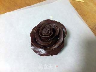 情人节礼物:巧克力草莓玫瑰的做法步骤:12