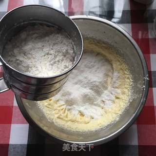 椰蓉淡奶油曲奇的做法步骤:5
