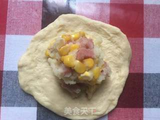 奶汁灌玉米土豆包的做法步骤:10