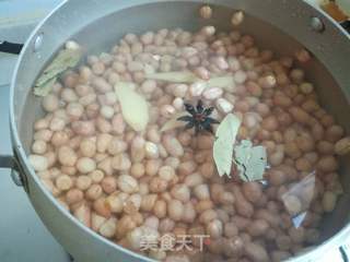 芹菜胡萝卜拌花生的做法步骤:2