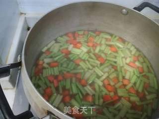 芹菜胡萝卜拌花生的做法步骤:9