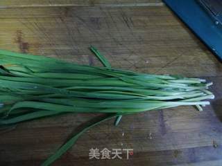 皮蛋豆腐炒韭菜的做法步骤：4