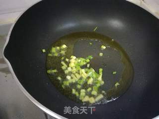 皮蛋豆腐炒韭菜的做法步骤：5
