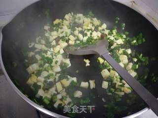 皮蛋豆腐炒韭菜的做法步骤：11