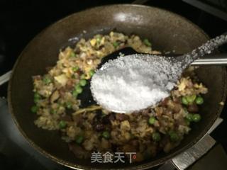 香菇酱炒饭的做法步骤：13