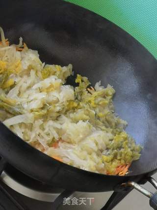 酸菜炒土豆丝的做法步骤:5