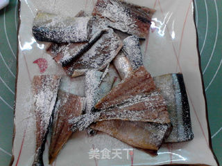 日式沙拉汁烧秋刀鱼的做法步骤:3