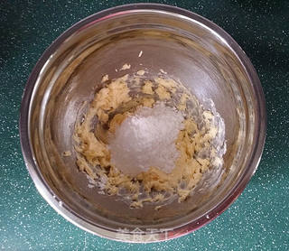 花生酱网格小饼干的做法步骤:2