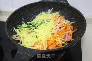 赣榆煎饼卷三丝的做法步骤:9